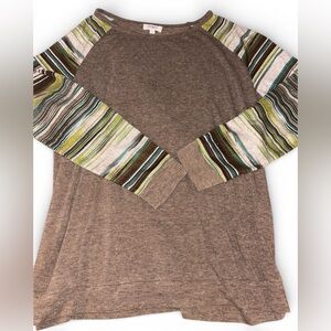 Striped Sleeve Brownish Gray and Green Long Sleeve Size Large